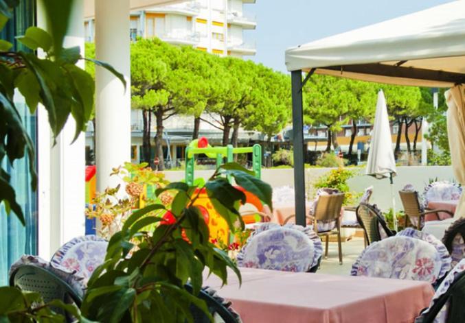 Hotel Gimm Bibione Exterior photo